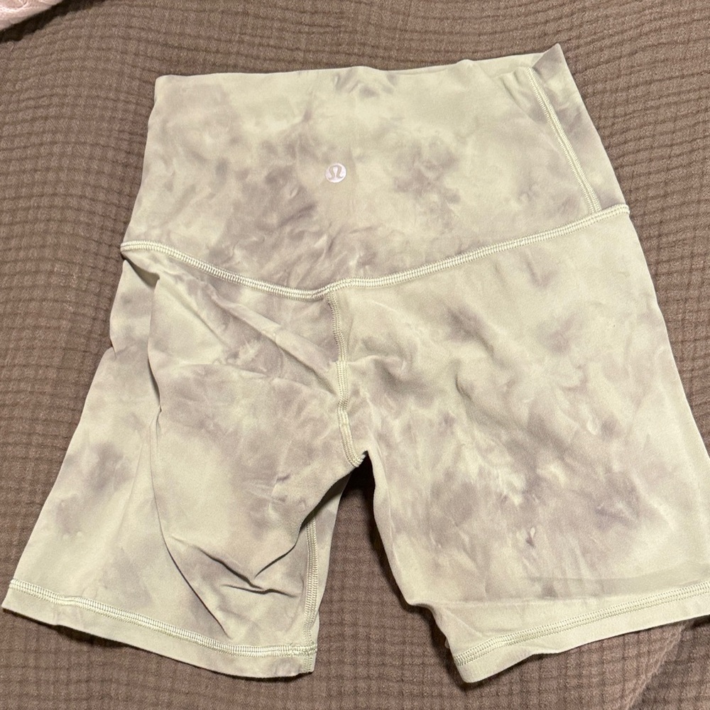 lululemon athletica Women's Tie-Dye Shorts - Green